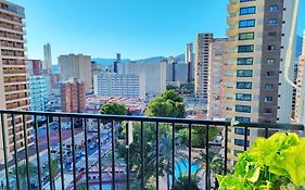 Bermudas apartamento con piscina y garaje en Benidorm